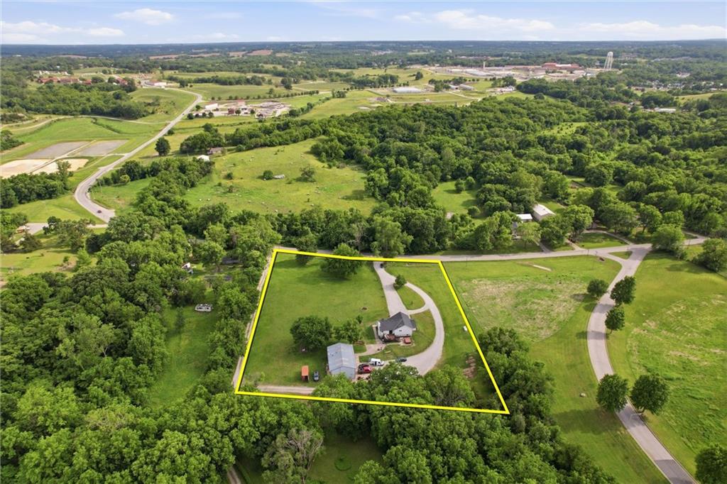 964 N 5th Highway Property Photo 46