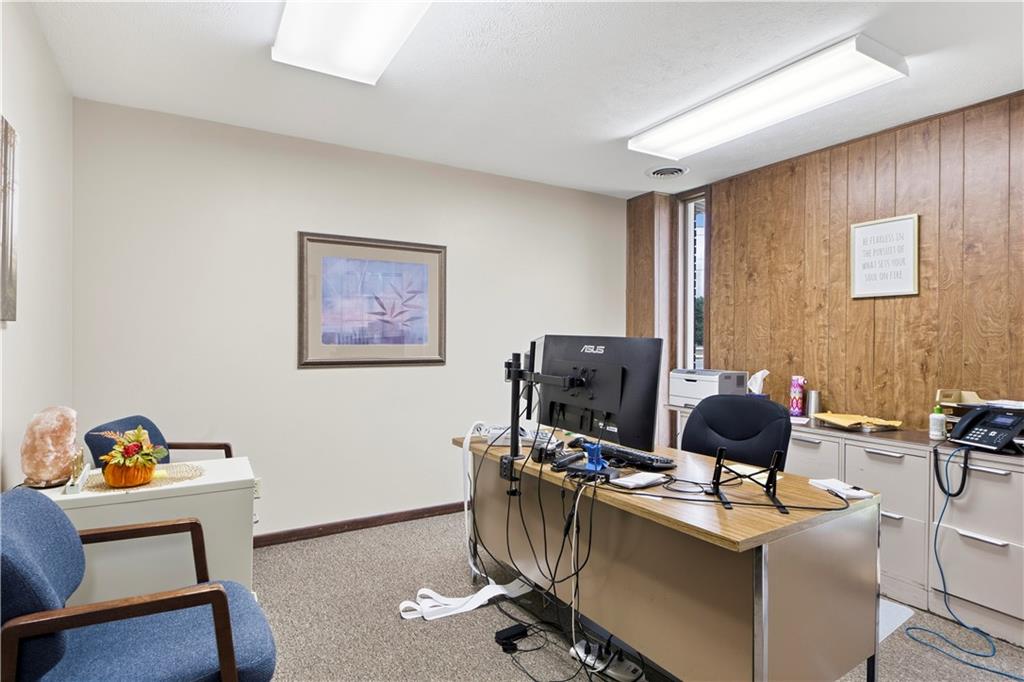 605 W Saint John Street Property Photo 12