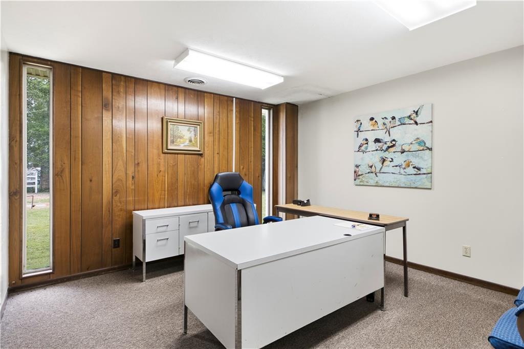 605 W Saint John Street Property Photo 15