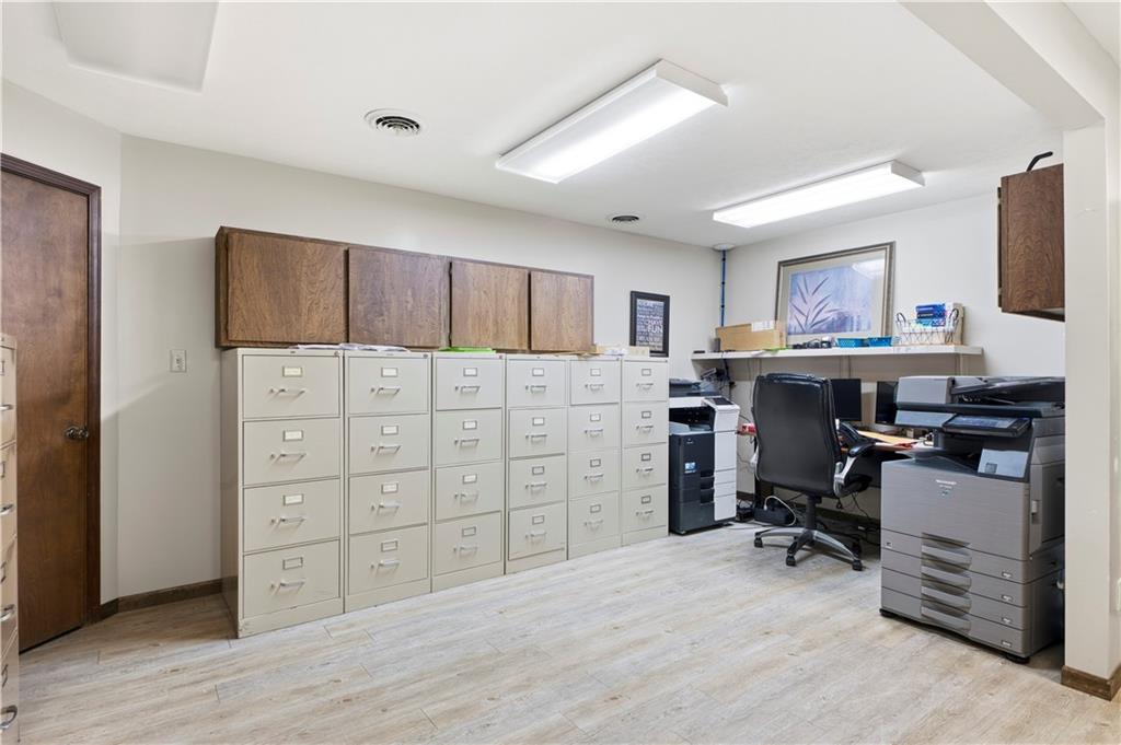 605 W Saint John Street Property Photo 23
