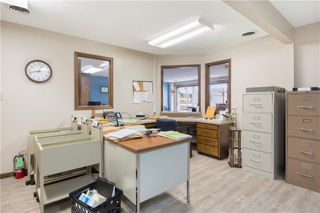 605 W Saint John Street Property Photo 24
