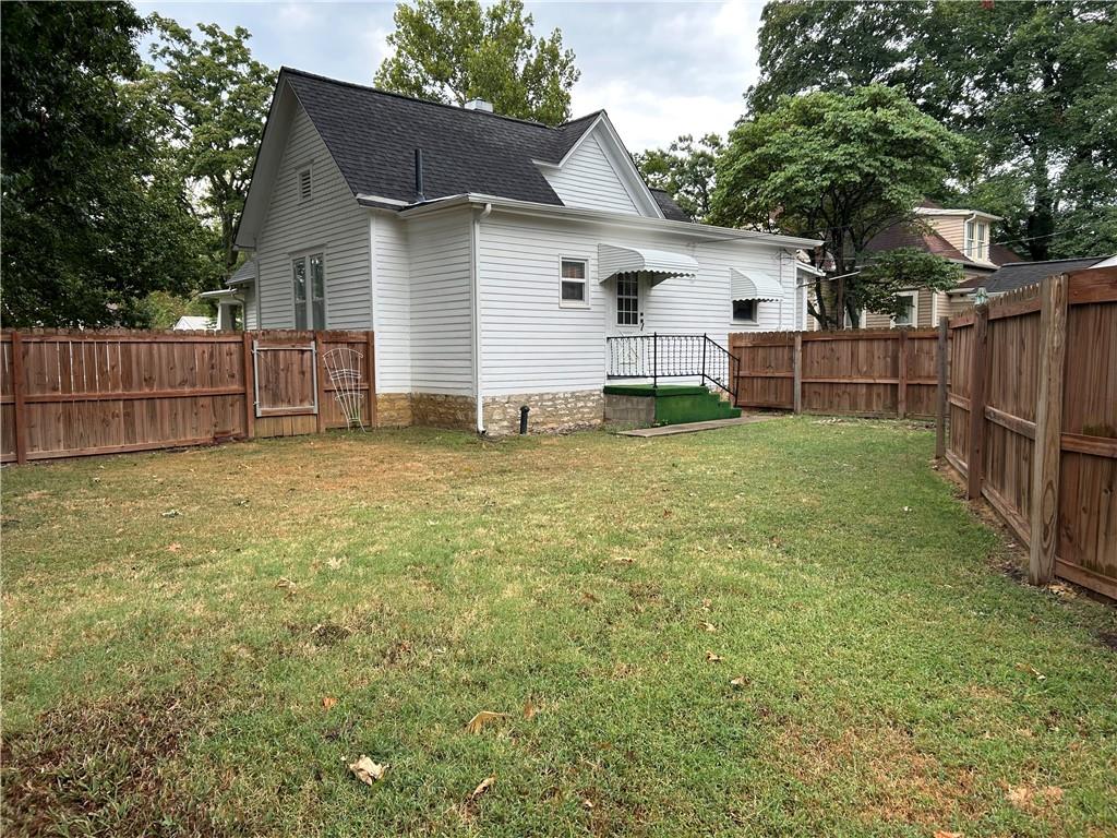 1202 S Main Street Property Photo 3