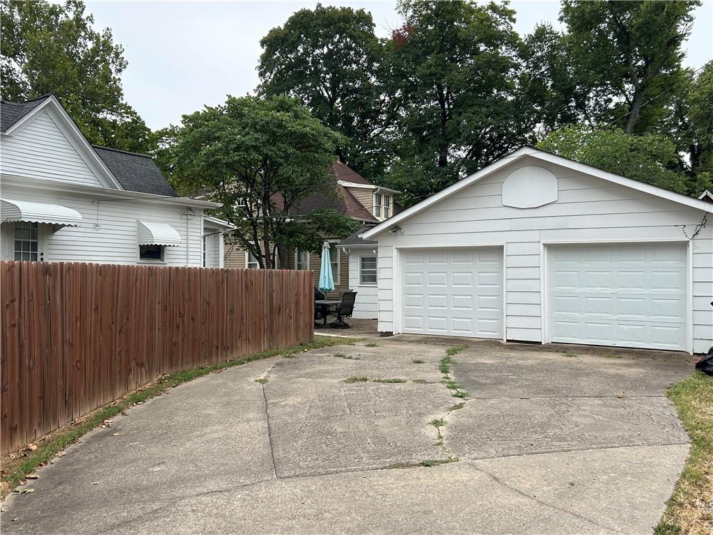 1202 S Main Street Property Photo 4