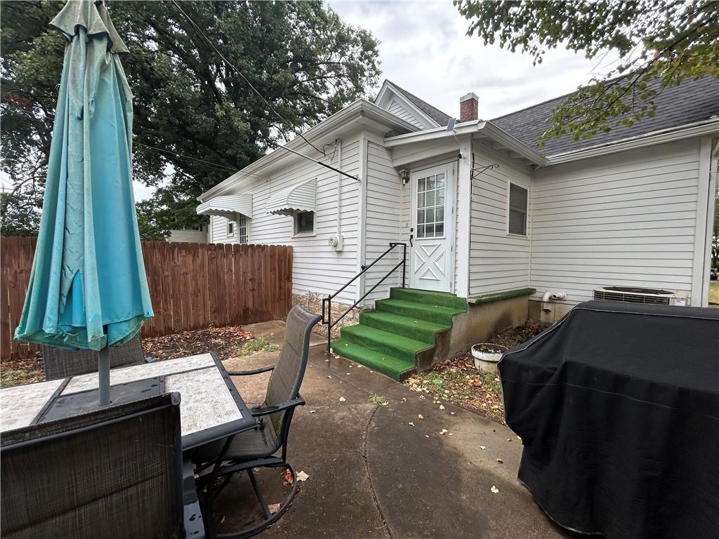 1202 S Main Street Property Photo 6