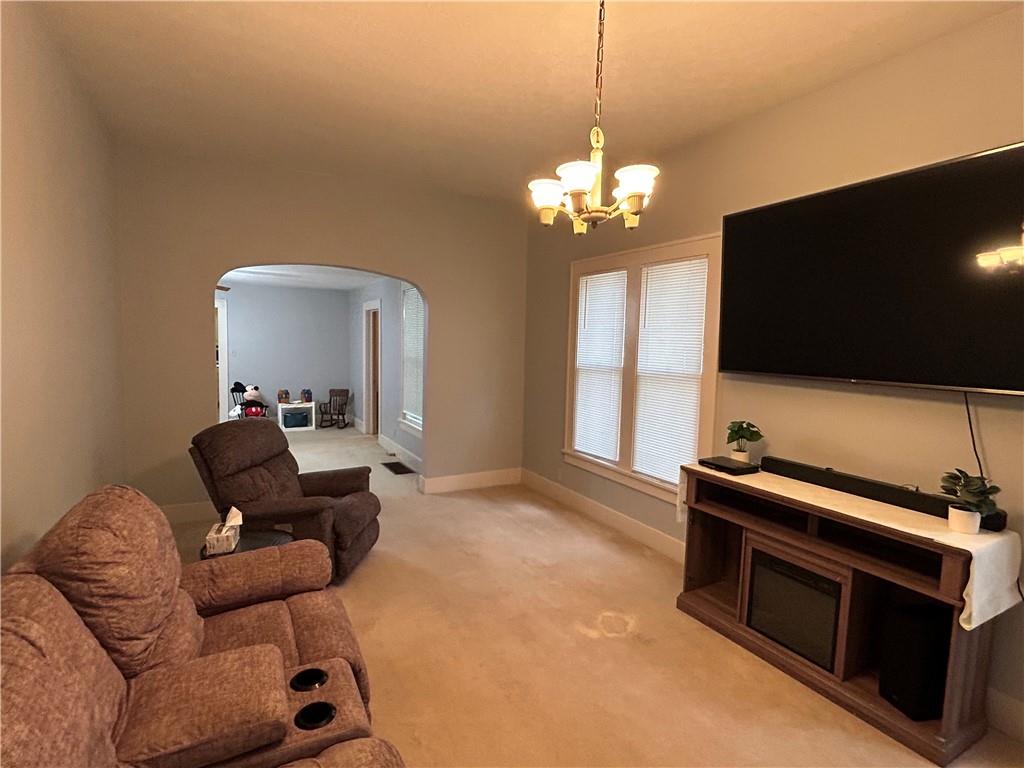 1202 S Main Street Property Photo 8