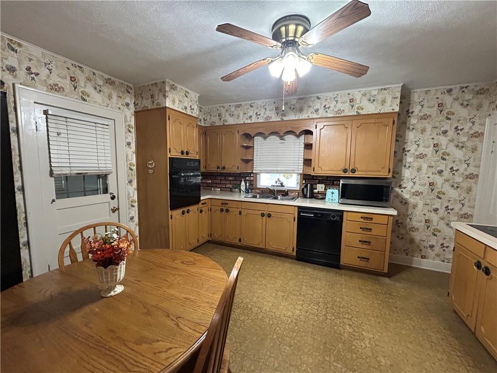 1202 S Main Street Property Photo 12