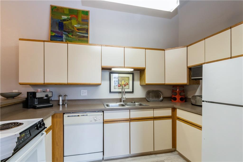 308 W 8th Street Property Photo 8