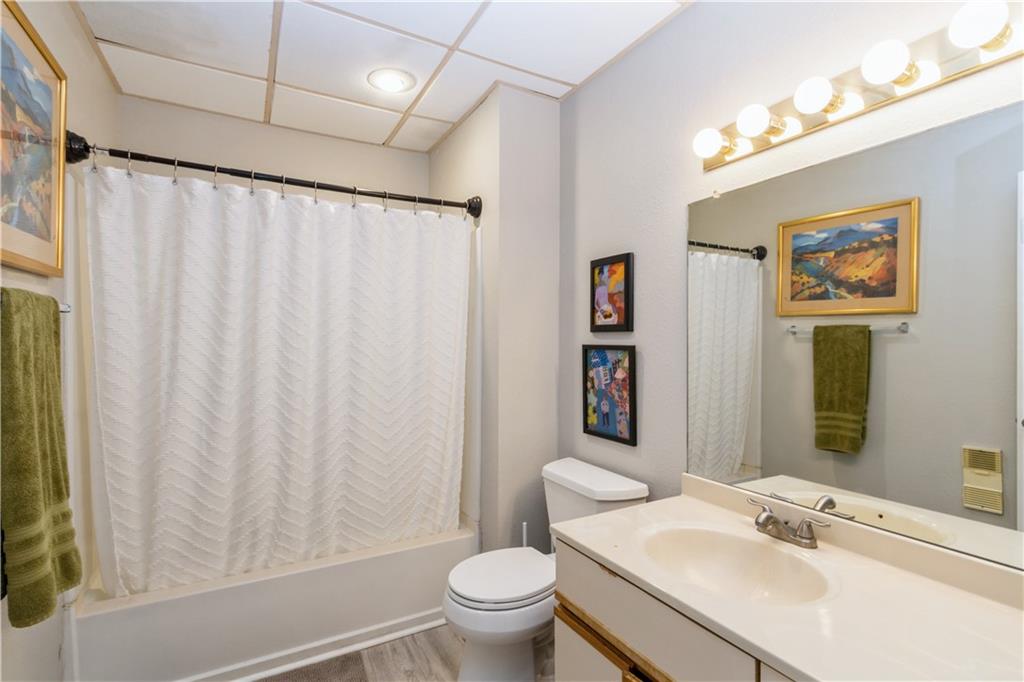 308 W 8th Street Property Photo 14