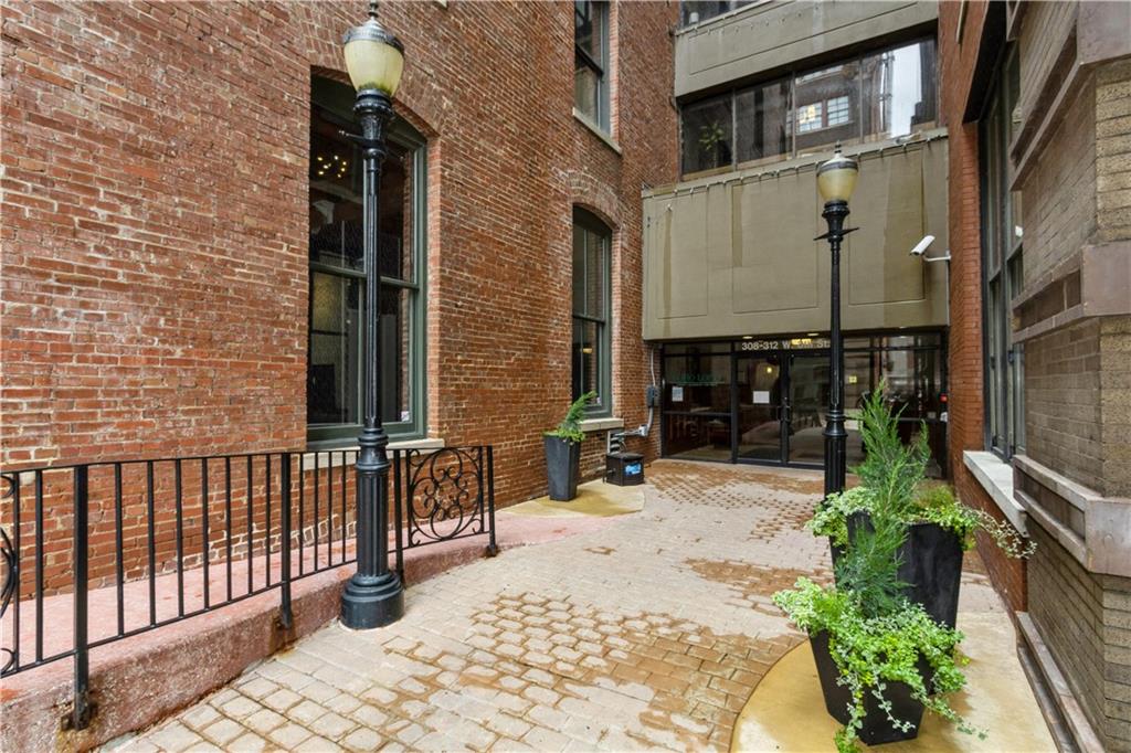 308 W 8th Street Property Photo 17