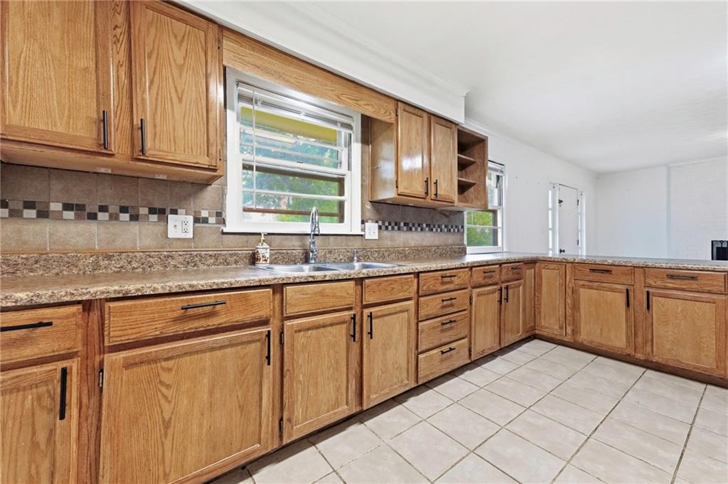 10936 Myrtle Avenue Property Photo 6