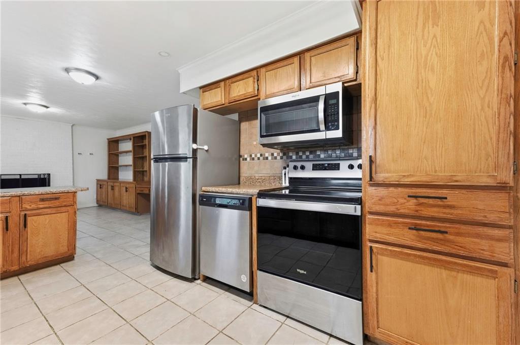 10936 Myrtle Avenue Property Photo 8