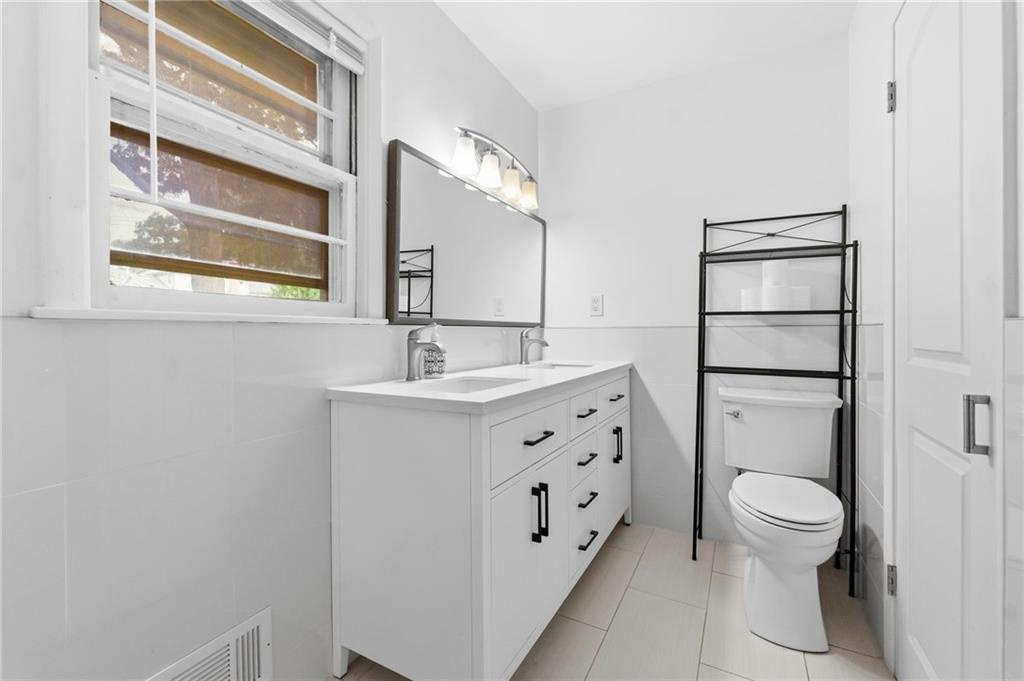 10936 Myrtle Avenue Property Photo 19