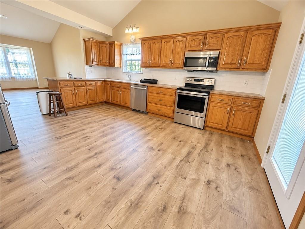 809 Sw Graystone Drive Property Photo 4