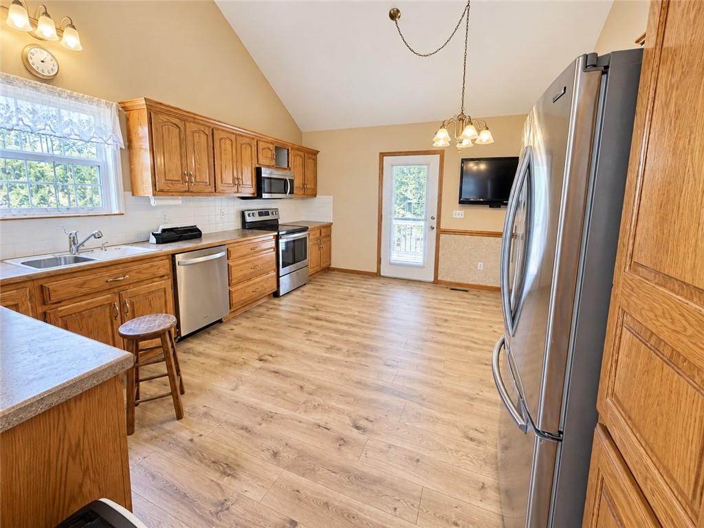 809 Sw Graystone Drive Property Photo 5