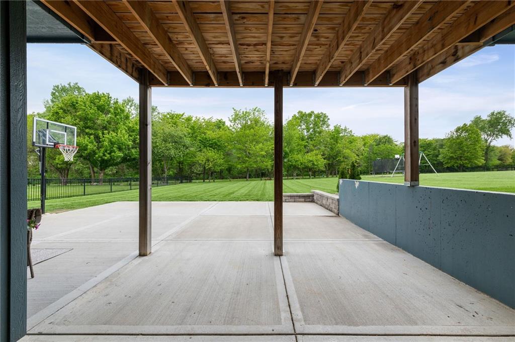 2104 Foxtail Drive Property Photo 14