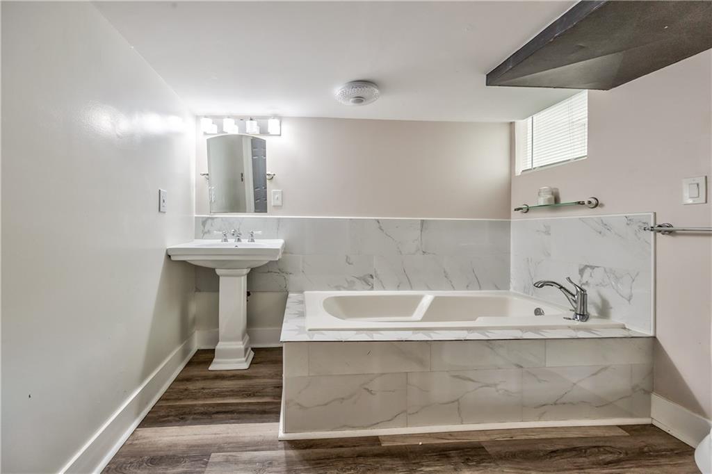 4015 E 67th Terrace Property Photo 19