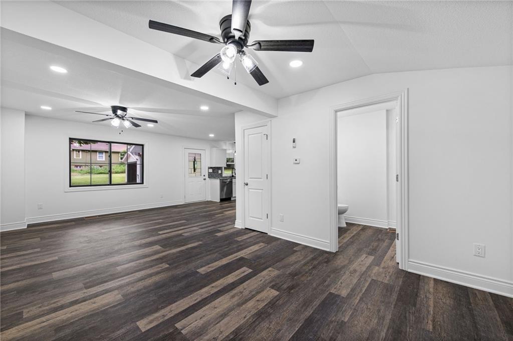 2800 Lafayette Avenue Property Photo 6