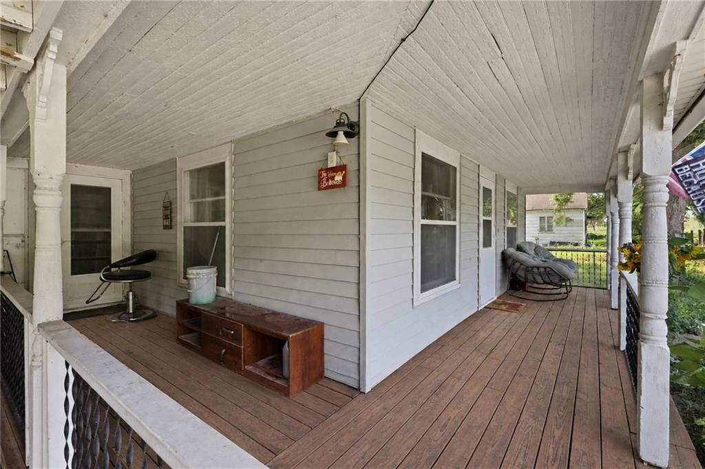 1869 S Broadway Street Property Photo 4