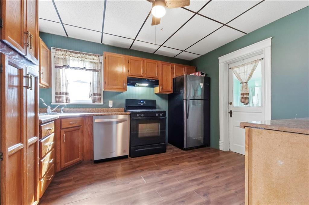1869 S Broadway Street Property Photo 7