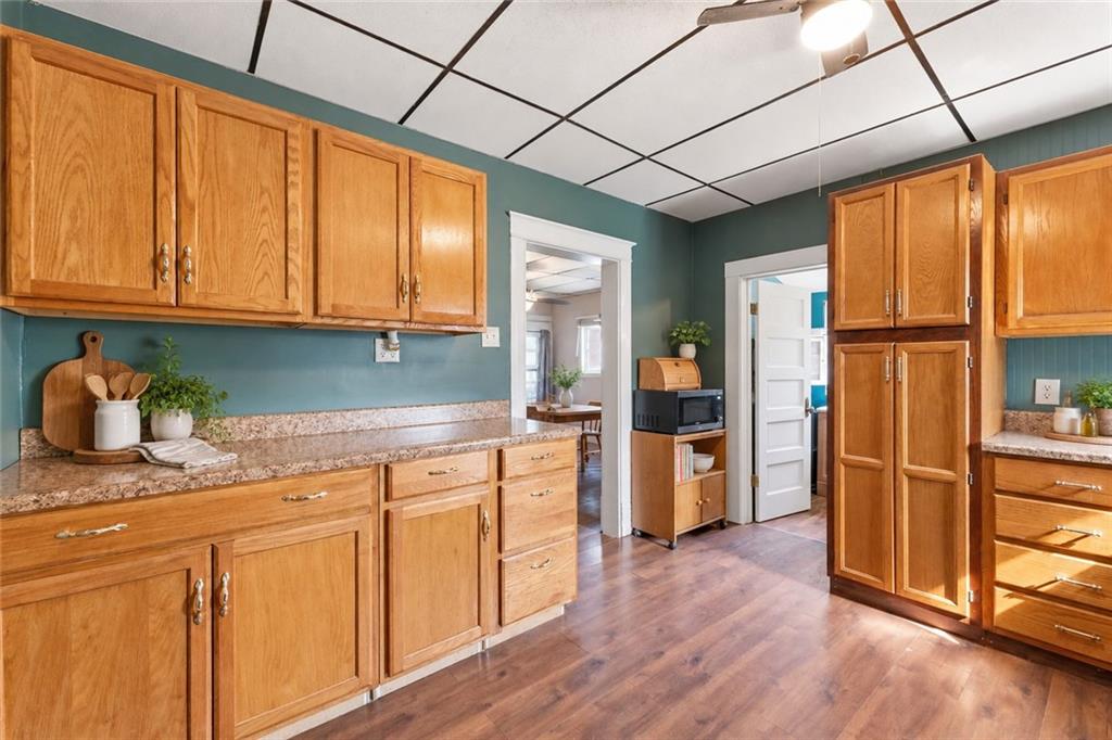 1869 S Broadway Street Property Photo 8