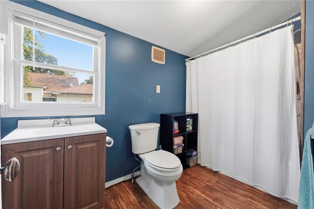 1869 S Broadway Street Property Photo 13