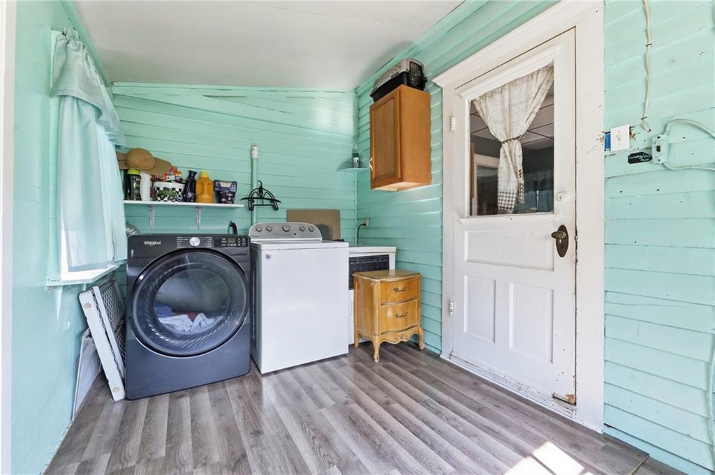 1869 S Broadway Street Property Photo 20