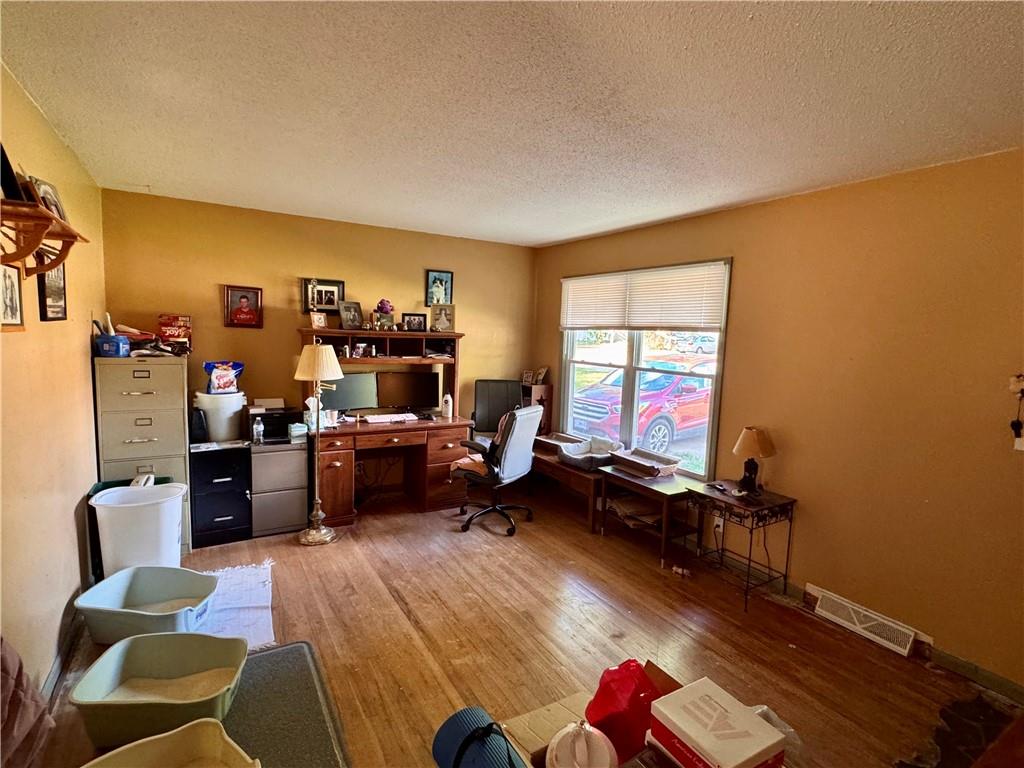 406 Baldwin Street Property Photo 5