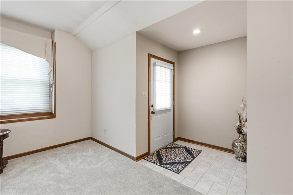 3411 Seminole Drive Property Photo 5