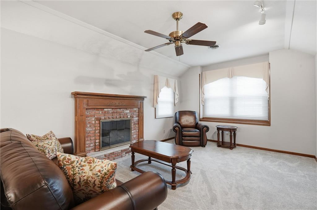 3411 Seminole Drive Property Photo 8