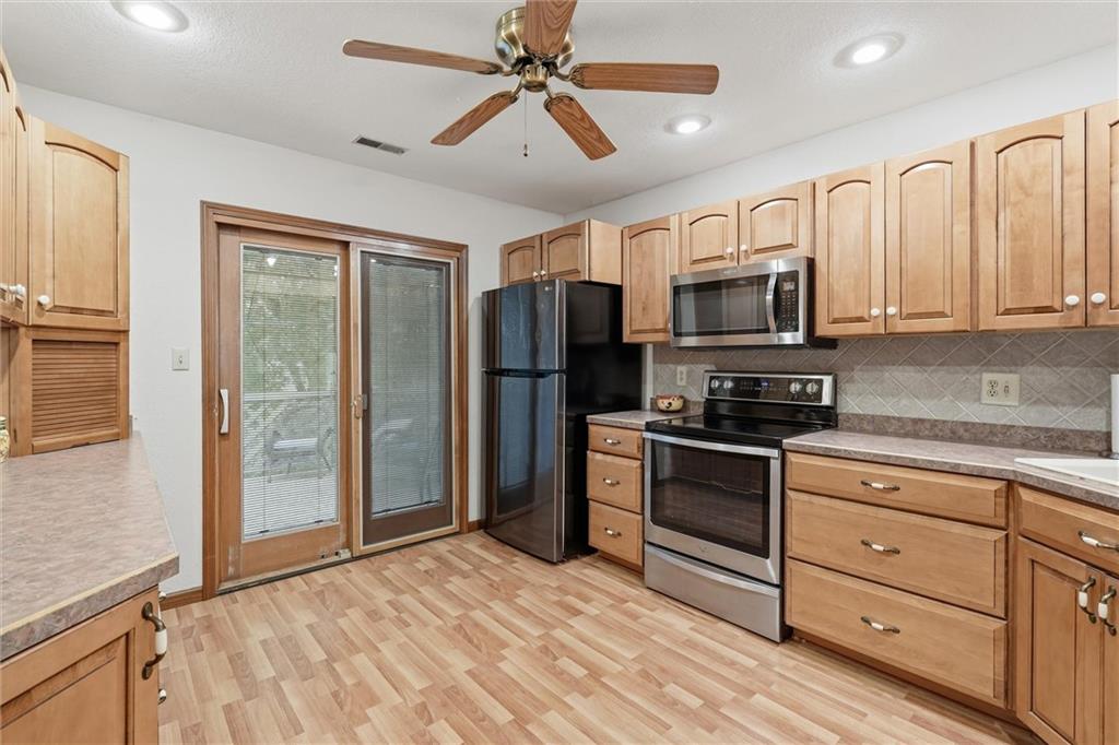 3411 Seminole Drive Property Photo 12