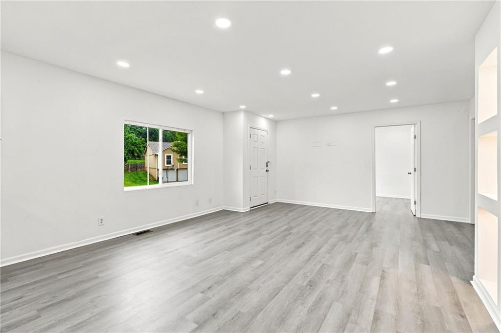 7331 N Crystal Avenue Property Photo 8