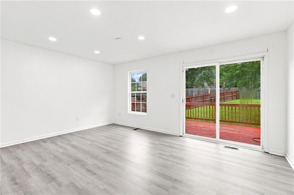 7331 N Crystal Avenue Property Photo 10
