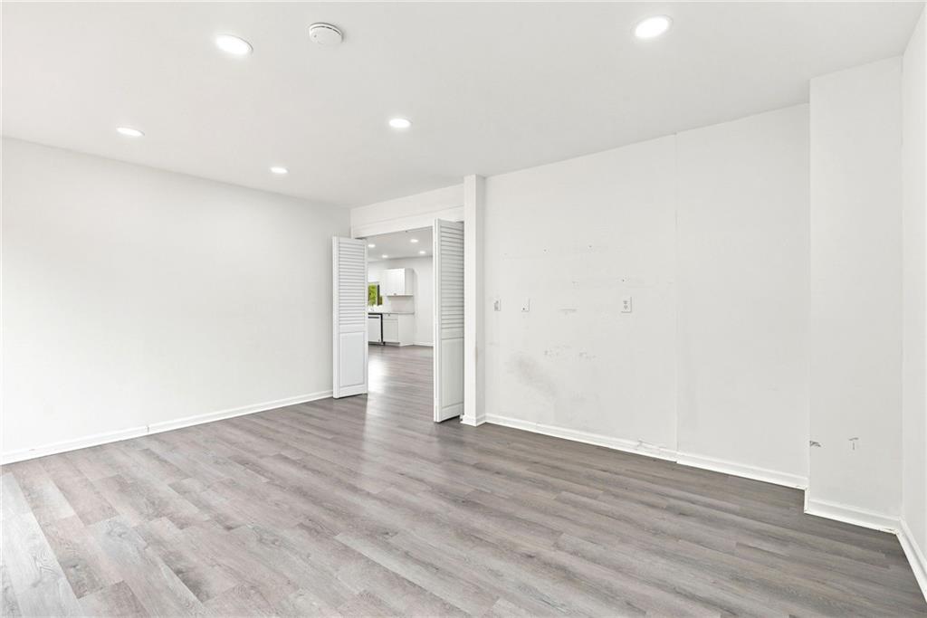 7331 N Crystal Avenue Property Photo 11