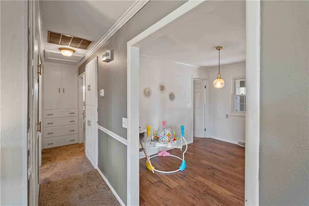 1323 W 3rd Street Property Photo 16