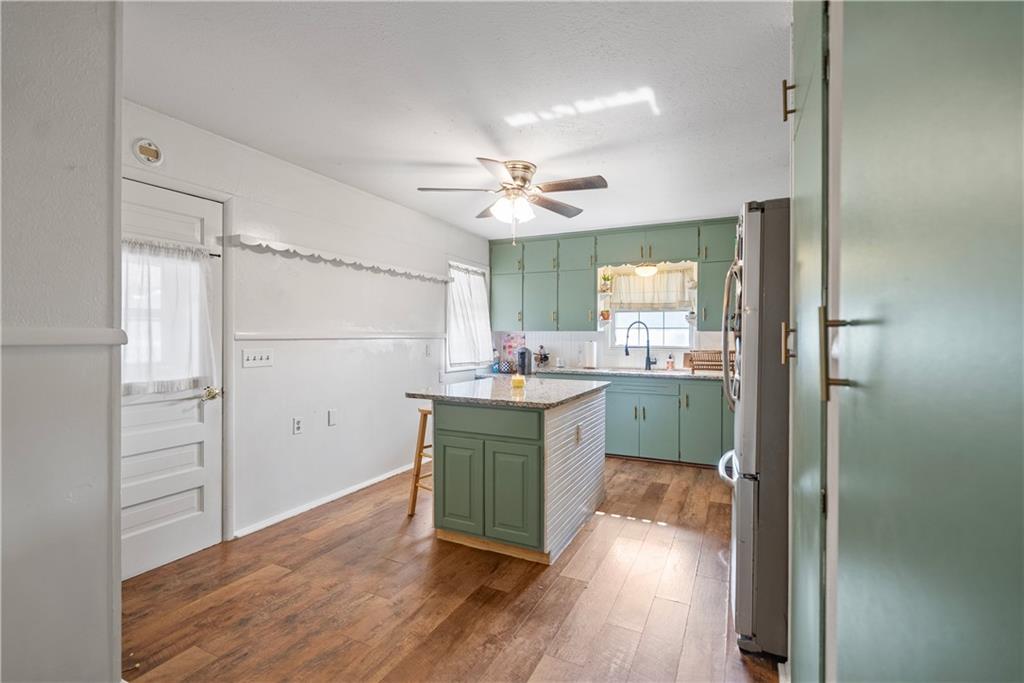 1323 W 3rd Street Property Photo 19