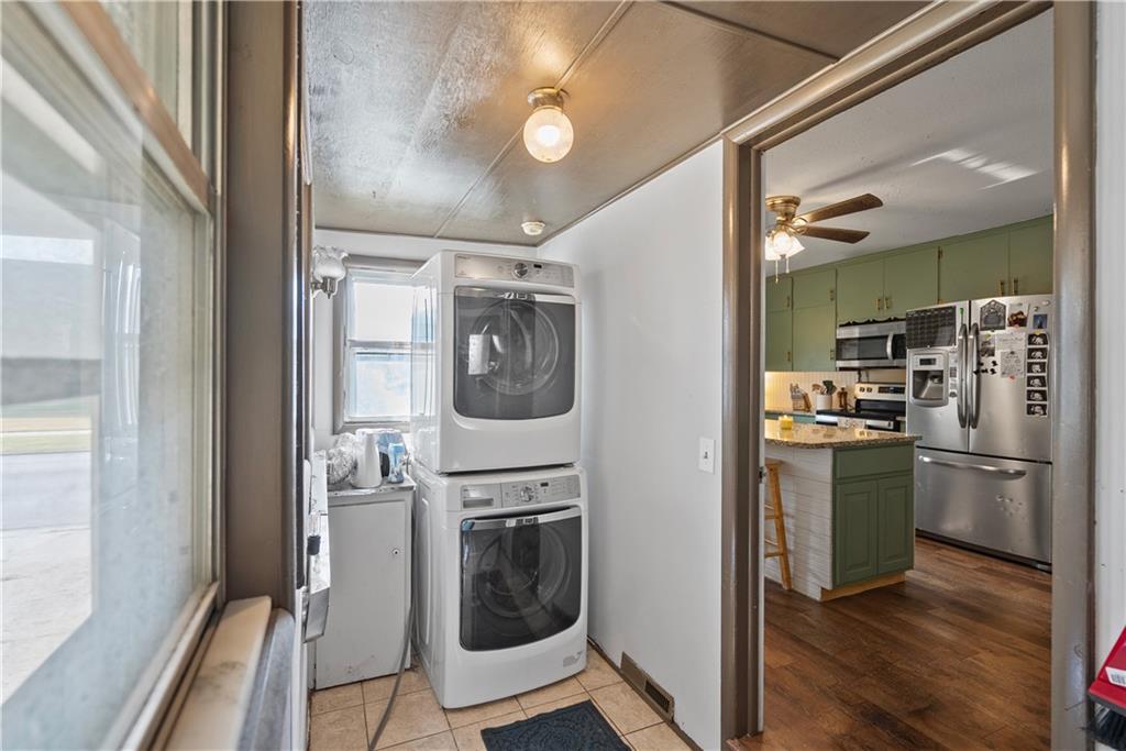 1323 W 3rd Street Property Photo 41