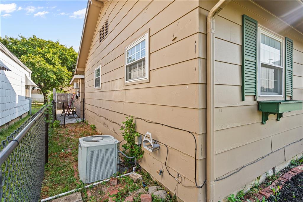 1323 W 3rd Street Property Photo 47