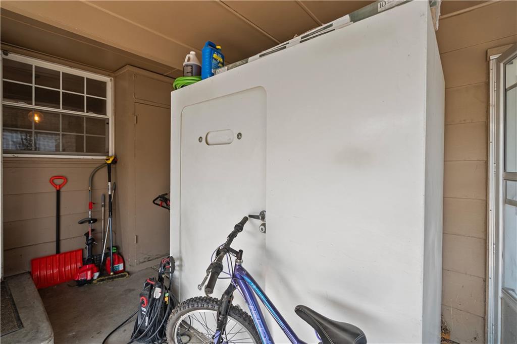 1323 W 3rd Street Property Photo 50