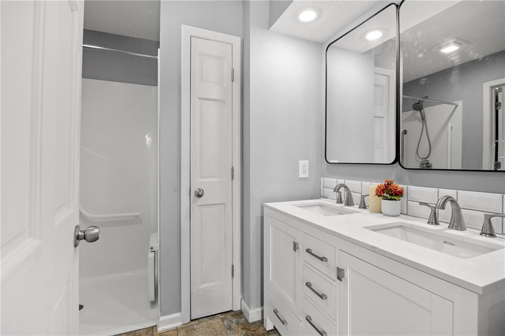 9406 Sw State Route Jj N/a Property Photo 14