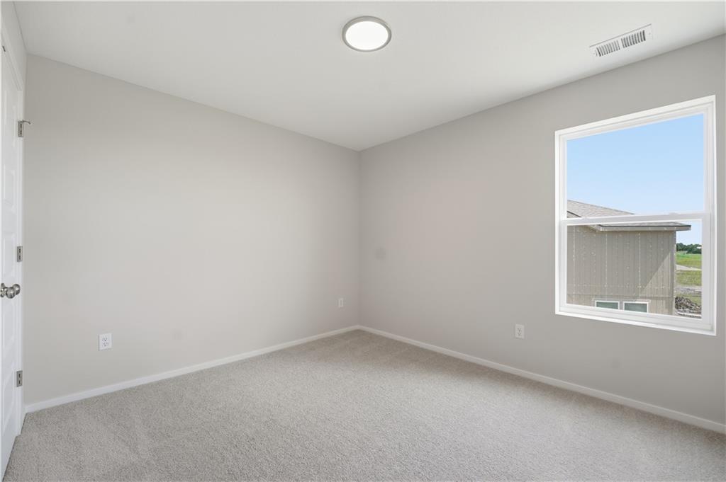 1328 Se Windbreak Drive Property Photo 23