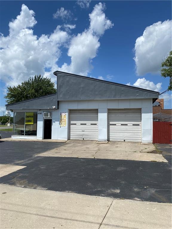 6140 Blue Ridge Boulevard Property Photo 1