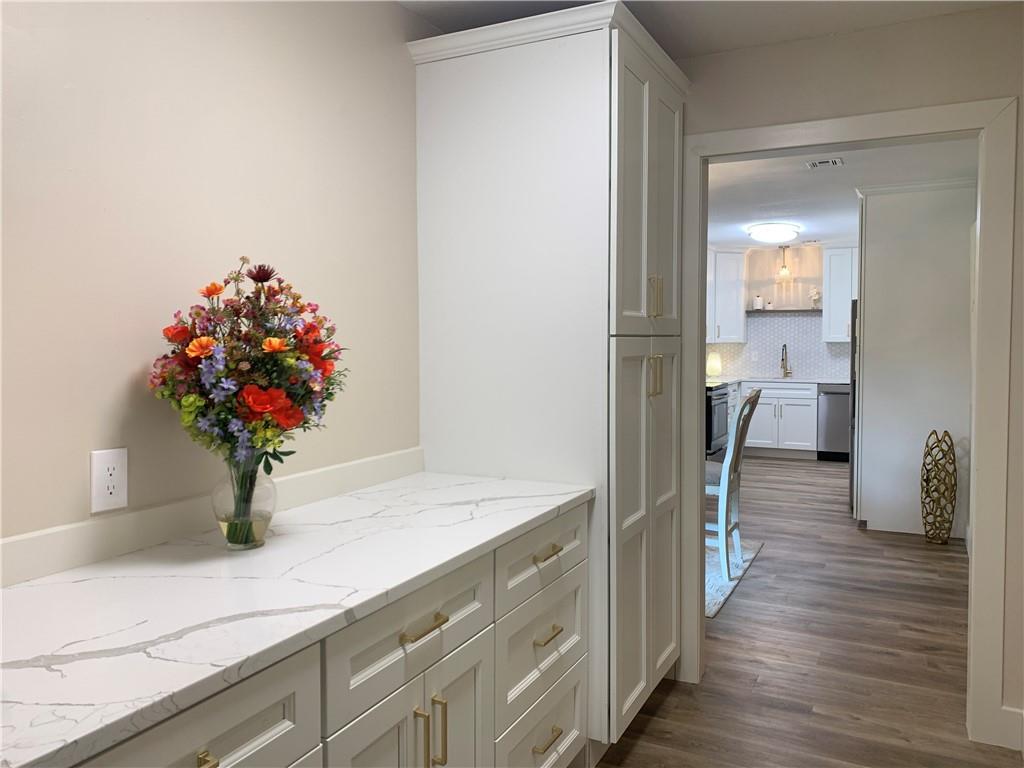 1404 W Stone Boulevard Property Photo 5
