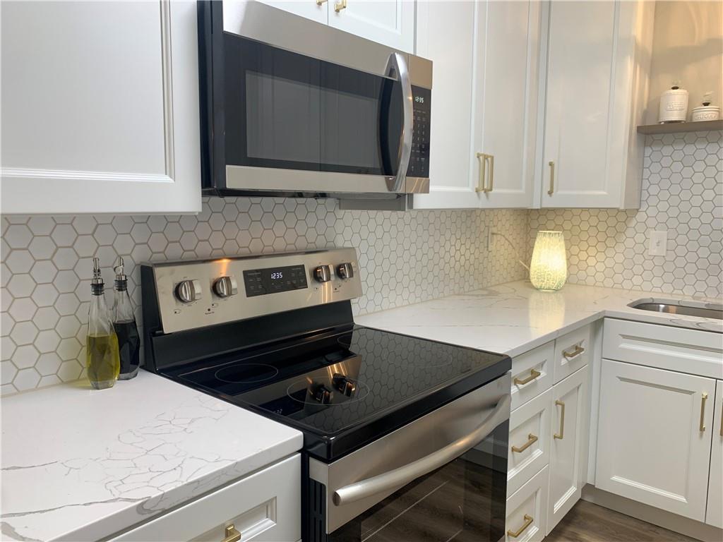 1404 W Stone Boulevard Property Photo 12
