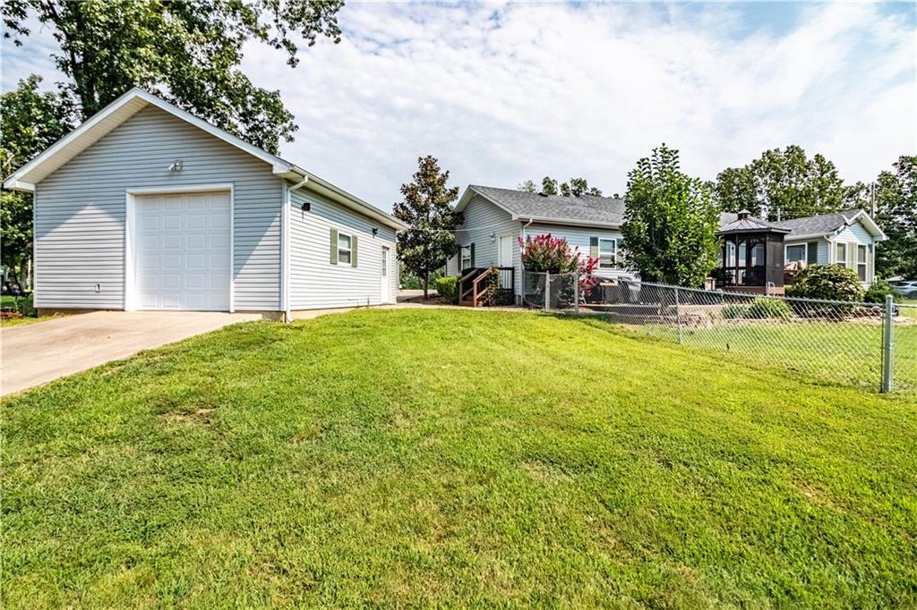 12338 Crestview Drive Property Photo 8