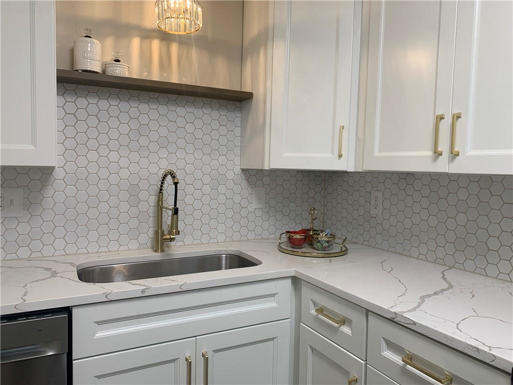 1406 W Stone Boulevard Property Photo 3