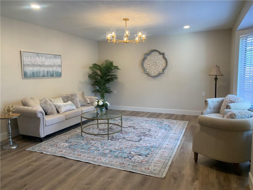 1406 W Stone Boulevard Property Photo 12