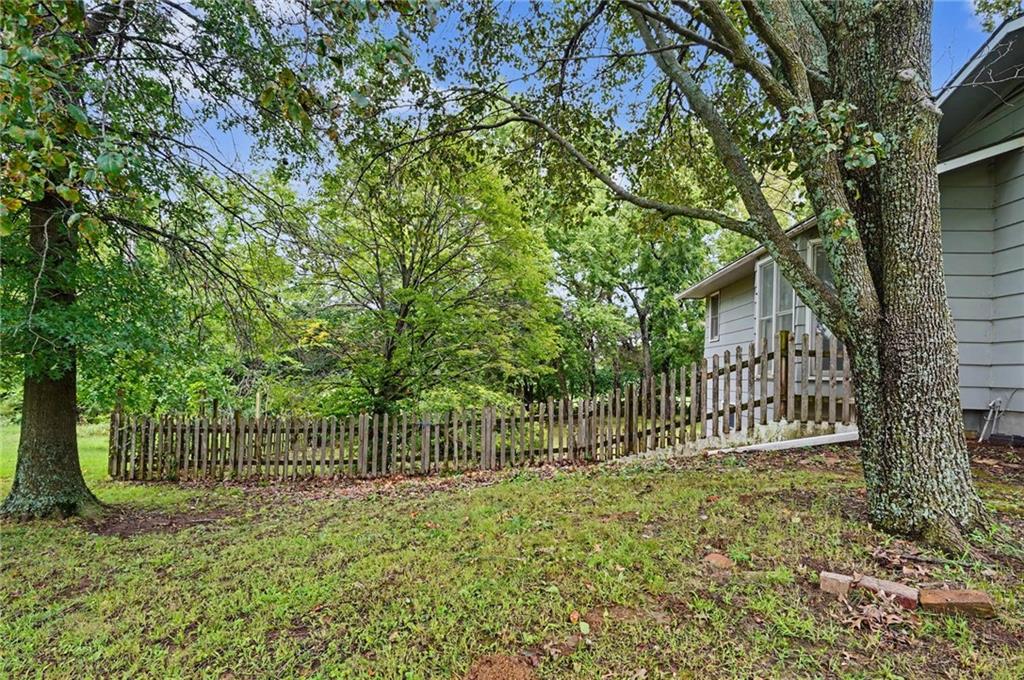 1548 N 1000 Road Property Photo 33
