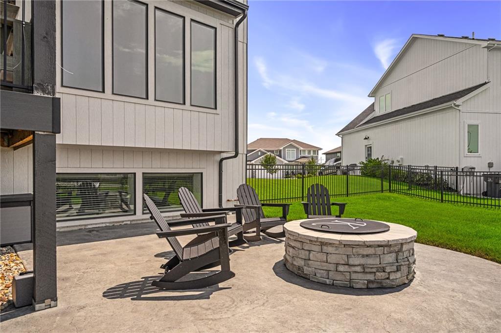 11508 S Mize Road Property Photo 6