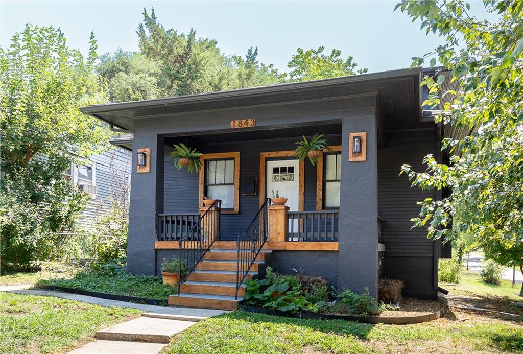 1843 Wood Avenue Property Photo 1