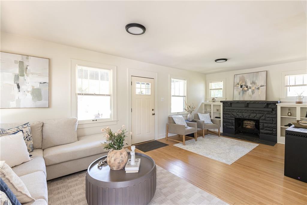 1843 Wood Avenue Property Photo 4